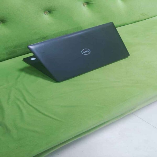 Dell latitude 5300 core i5, 8th gen, 13.3 screen size, 256gb SSD, 8gb ram