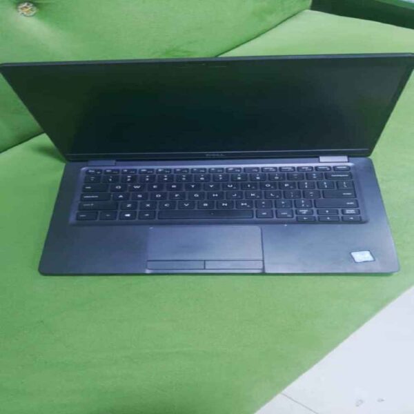Dell latitude 5300 core i5, 8th gen, 13.3 screen size, 256gb SSD, 8gb ram keyboard light