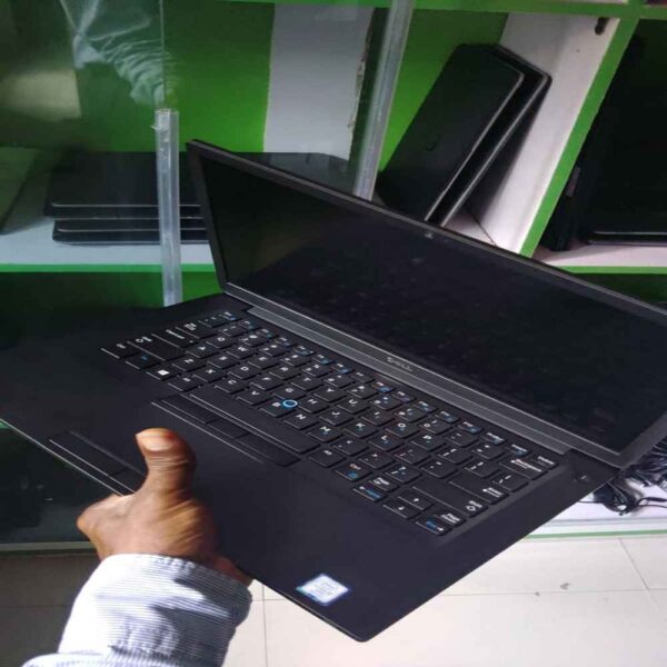 Dell latitude 7490 core i5, 8th gen 265gb SSD, 8gb Ram, 14 screen touch , keyboard light