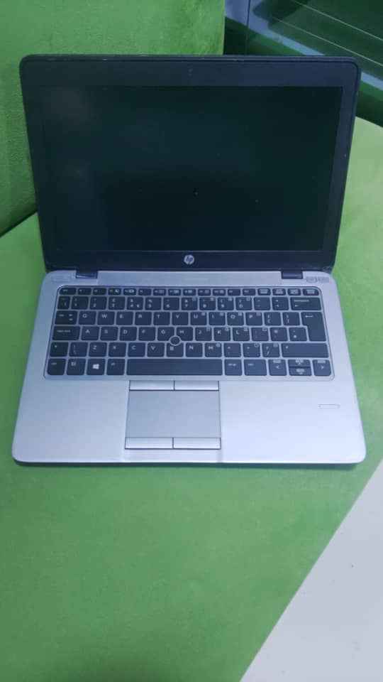 Hp elitebook 820 G2, core i5, 8gb ram , 500gb HDD, 12.5 s